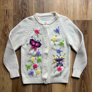 Vintage 70s boho Ivory Floral Embroidered Button-Up Sweater with Butterflies